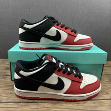 Cargar imagen en el visor de la galería, SB Dunk Low University Red White Black Shoes 854866-020