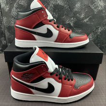 Cargar imagen en el visor de la galería, Air Jordan 1 Mid Black Black Gym Red 554724 069