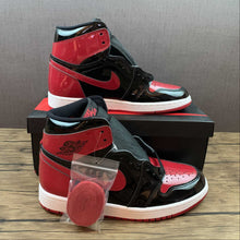 Cargar imagen en el visor de la galería, Air Jordan 1 Retro High OG Bred Patent Black White-Varsity Red (2021) 555088-063