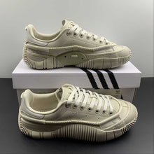 Cargar imagen en el visor de la galería, Adidas C. G. Scuba Stan Gobi Gobi Talc GW6759