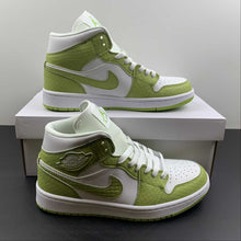 Cargar imagen en el visor de la galería, Air Jordan 1 Mid SE White Vivid Green-White (2022) DV2959-113