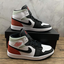 Cargar imagen en el visor de la galería, Air Jordan 1 Mid White Track Red Black Igloo 852542-100