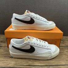Cargar imagen en el visor de la galería, Blazer Low 77 Vintage White Black DA6364-100