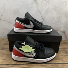 Cargar imagen en el visor de la galería, Air Jordan 1 Low SE Black Red Brushstroke Swoosh DA4659-001
