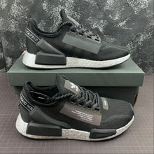 Cargar imagen en el visor de la galería, Adidas NMD R1 V2 Black and White