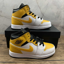 Cargar imagen en el visor de la galería, Air Jordan 1 Mid (GS) White University Gold-Black (2021) 554725-170