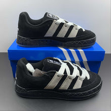 Cargar imagen en el visor de la galería, Adidas Adimatic HM Core Black Crystal White HQ6900