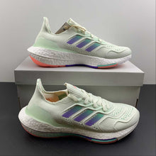 Cargar imagen en el visor de la galería, Adidas UltraBoost 22 White Light Green GX8087