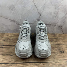 Cargar imagen en el visor de la galería, Balenciaga Triple S Grey All Over Logo