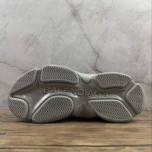 Cargar imagen en el visor de la galería, Balenciaga Triple S Grey All Over Logo