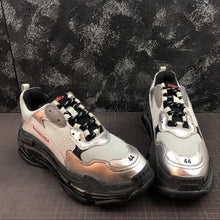 Cargar imagen en el visor de la galería, Balenciaga Triple S "Cromado"