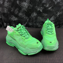 Cargar imagen en el visor de la galería, Balenciaga Triple S Verde