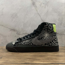 Cargar imagen en el visor de la galería, Blazer Mid 77 Vintage Spider Web