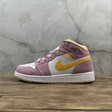 Cargar imagen en el visor de la galería, Air Jordan 1 Mid SE (GS) Lt Arctic Pink University Gold 2021 DC9517-600