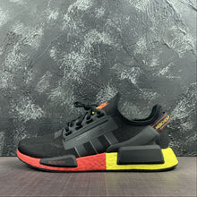 Cargar imagen en el visor de la galería, Adidas NMD R1 V2 Munich