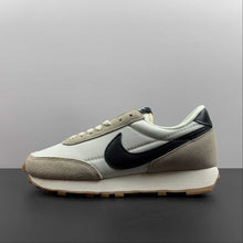 Cargar imagen en el visor de la galería, DayBreak Pale Ivory White-Spruce Aura Black CK2351-100