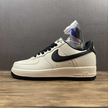 Cargar imagen en el visor de la galería, Air Force 1 07 SU19 Rice Black MK9636-125