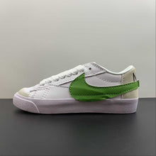 Cargar imagen en el visor de la galería, Blazer Low 77 Jumbo White Leaf Green-White