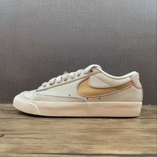 Cargar imagen en el visor de la galería, Blazer Low 77 PRM “50th Anniversary” Light Bone Summit White