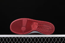 Cargar imagen en el visor de la galería, Dunk High Premium SB Deep Forest Paprika 313171-362