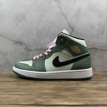 Cargar imagen en el visor de la galería, Air Jordan 1 Mid SE Dutch Green Black Barely Green (2021) CZ0774 300