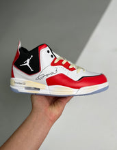 Cargar imagen en el visor de la galería, Jordan Courtside 23 University Red Black White AR1002-104