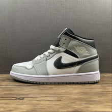 Cargar imagen en el visor de la galería, Air Jordan 1 Mid Lt Smoke Grey White Anthracite (2021) 554724-078