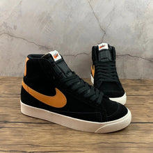 Cargar imagen en el visor de la galería, Blazer Mid 77 Vintage Black Amber Rise