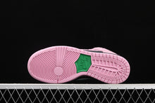 Cargar imagen en el visor de la galería, SB Dunk High Pro PRM Black Pink Rise Lucky Green CV7349-001