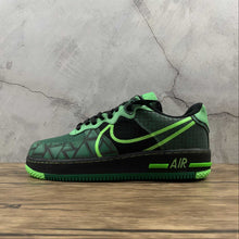 Cargar imagen en el visor de la galería, Air Force 1 REACT QS Black Green Strike-Pine Green CW3918-001