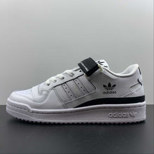 Cargar imagen en el visor de la galería, Adidas Forum 84 Low Cloud White Core Black