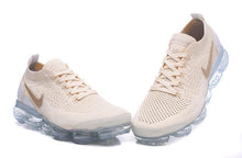 Cargar imagen en el visor de la galería, Air VaporMax Flyknit 2.0 Light Cream 942843-201