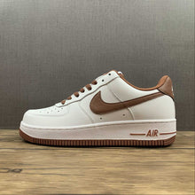 Cargar imagen en el visor de la galería, Air Force 1 07 White Brown DH7561-100