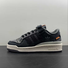 Cargar imagen en el visor de la galería, Adidas Forum 84 Low Black Orange White