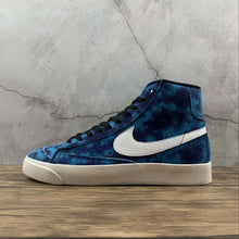 Cargar imagen en el visor de la galería, Blazer Mid 77 “Blue Fury” By Mengnan