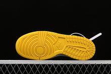 Cargar imagen en el visor de la galería, SB Dunk High Pro Black Yellow