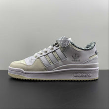 Cargar imagen en el visor de la galería, Adidas Forum 84 Low White Beige FZ5627