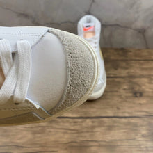 Cargar imagen en el visor de la galería, Blazer Mid “Pale Orange”