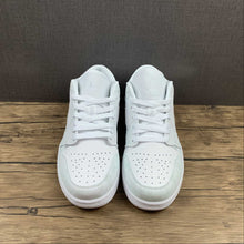 Cargar imagen en el visor de la galería, Air Jordan 1 Low Light Turns Purple White 553558-130