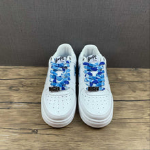 Cargar imagen en el visor de la galería, BAPE STA White Camouflage Blue