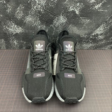 Cargar imagen en el visor de la galería, Adidas NMD R1 V2 Black and White