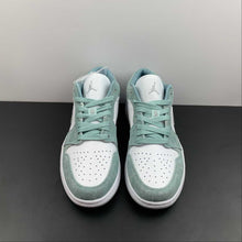 Cargar imagen en el visor de la galería, Air Jordan 1 Low White Grey Green DN3705-301