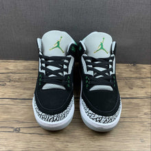 Cargar imagen en el visor de la galería, Air Jordan 3 Retro Black Pine Green CT8532-030