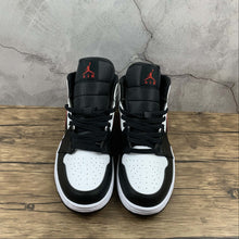 Cargar imagen en el visor de la galería, Air Jordan 1 Mid Black White Red (2021) 554724 075