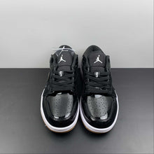 Cargar imagen en el visor de la galería, Air Jordan 1 Low Black Gold 554723-032