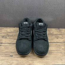 Cargar imagen en el visor de la galería, SB Dunk Low PRO “Fog” Black Cool Grey-Black-Black BQ6817-010