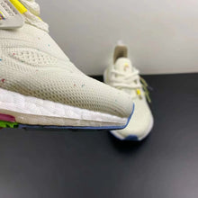 Cargar imagen en el visor de la galería, Adidas UltraBoost 22 White Light Yellow