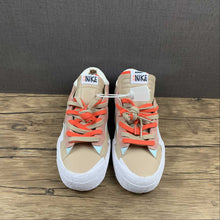 Cargar imagen en el visor de la galería, Blazer Low x Sacai x Kaws “Reed” Natural Yellow DM7901-100