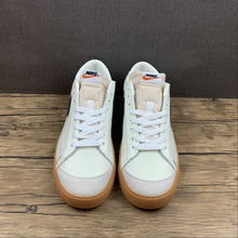 Cargar imagen en el visor de la galería, Blazer Low 77 Vintage Beige White Blue DM8334 100