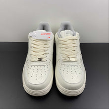 Cargar imagen en el visor de la galería, Air Force 1 07 Low Rice White Gray DQ7582-128